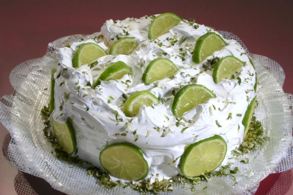 BOLO   MOUSSE  DE  LIMÃO.